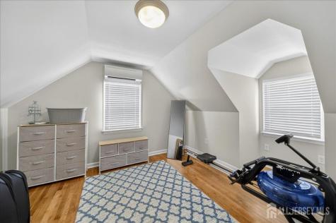 89 Leo Street Edison NJ 08817