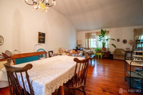 22 Agate Road East Brunswick NJ 08816