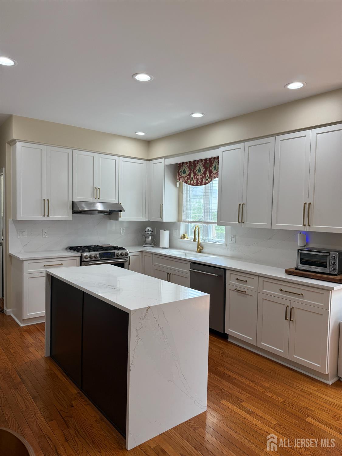 54 Crestwood Street Piscataway NJ 08854