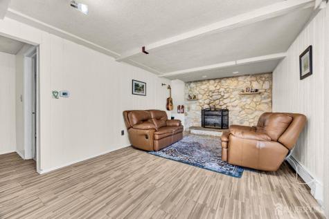 33 Mary Ellen Drive Edison NJ 08820