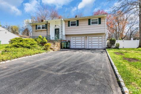 33 Mary Ellen Drive Edison NJ 08820