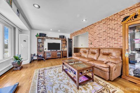 33 Mary Ellen Drive Edison NJ 08820