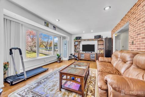 33 Mary Ellen Drive Edison NJ 08820
