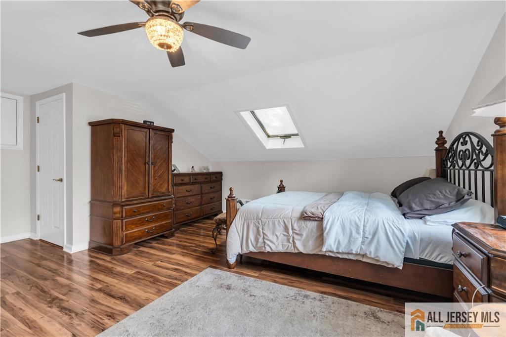 8 Smalley Road Edison NJ 08817