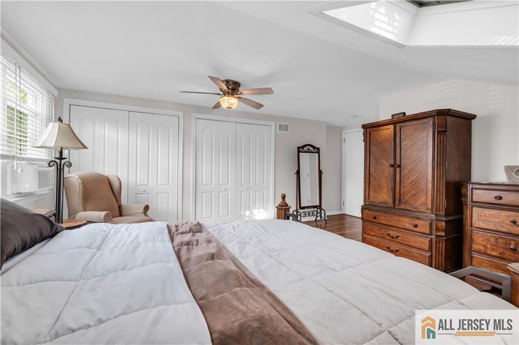 8 Smalley Road Edison NJ 08817
