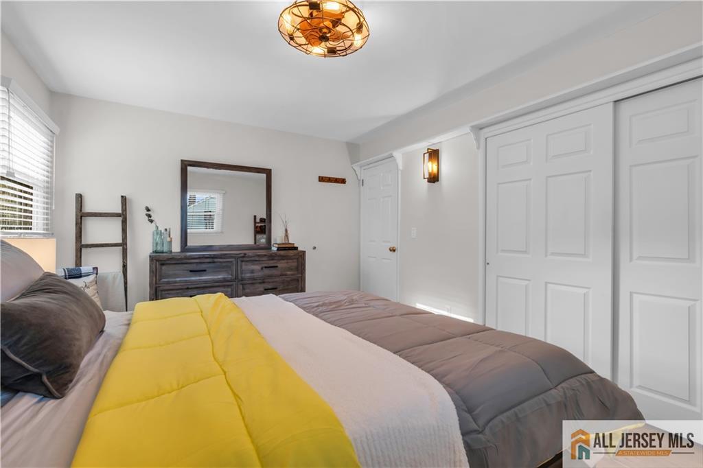 8 Smalley Road Edison NJ 08817