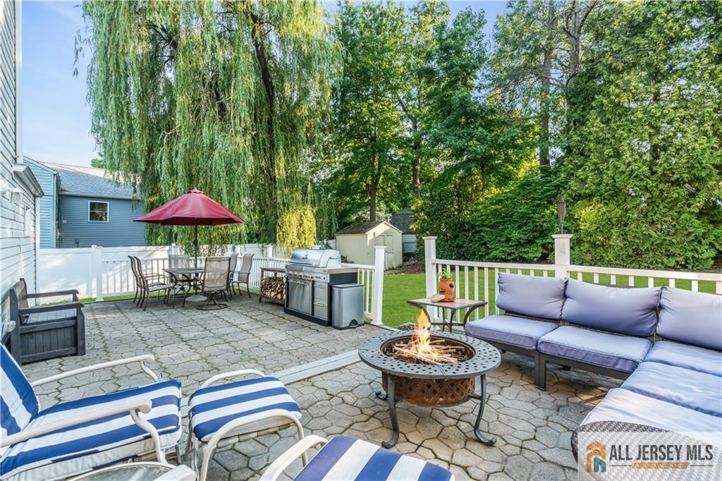 8 Smalley Road Edison NJ 08817