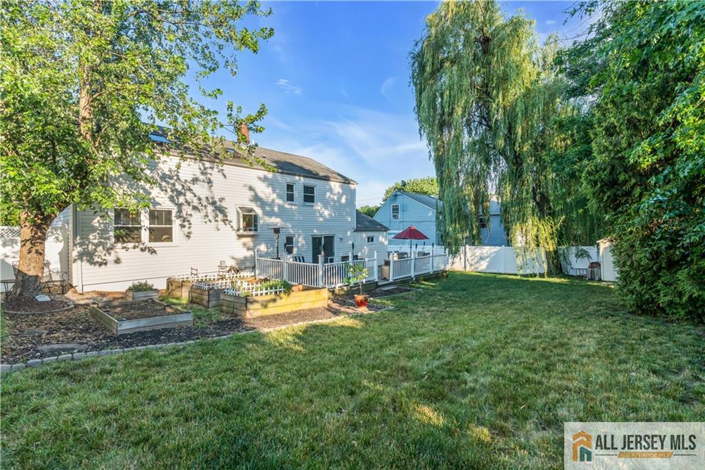 8 Smalley Road Edison NJ 08817