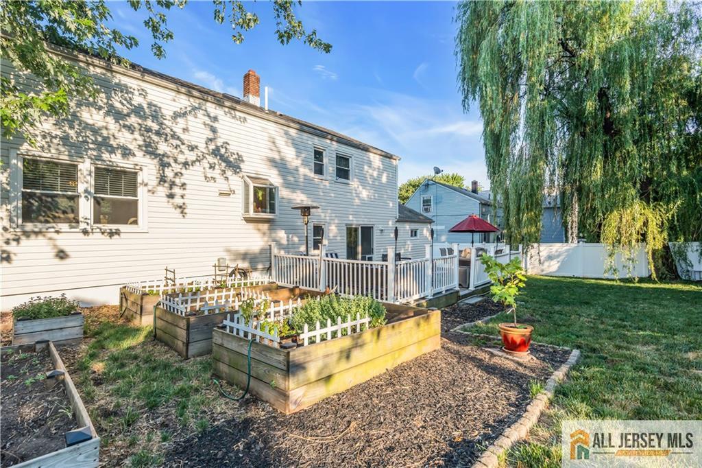 8 Smalley Road Edison NJ 08817