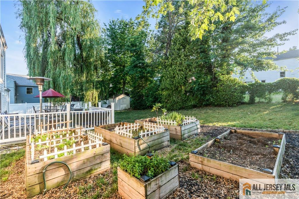8 Smalley Road Edison NJ 08817