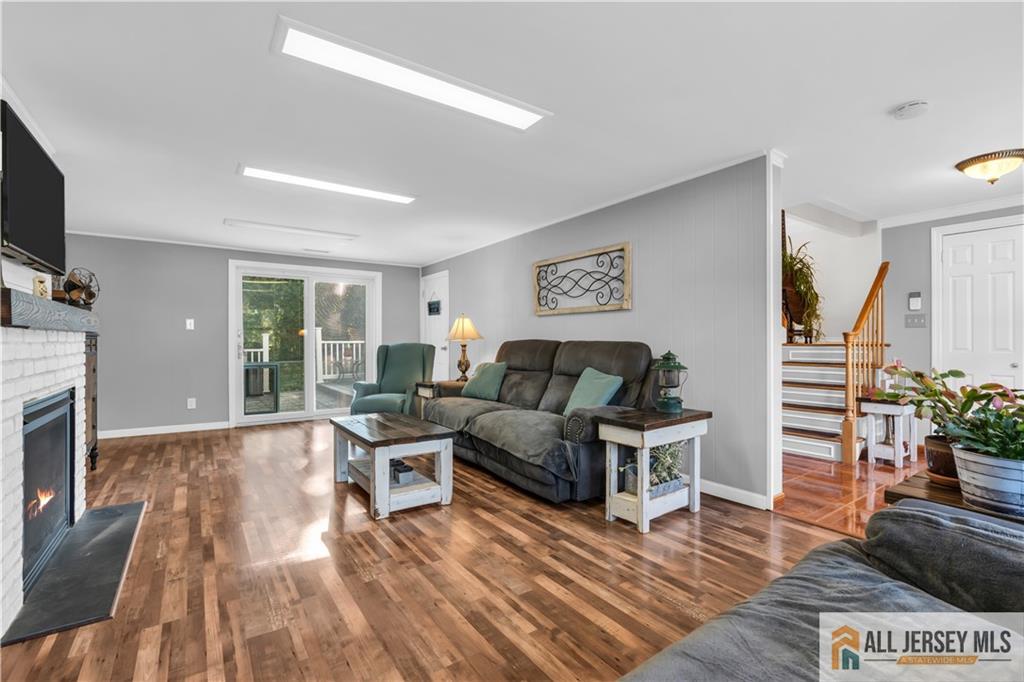 8 Smalley Road Edison NJ 08817