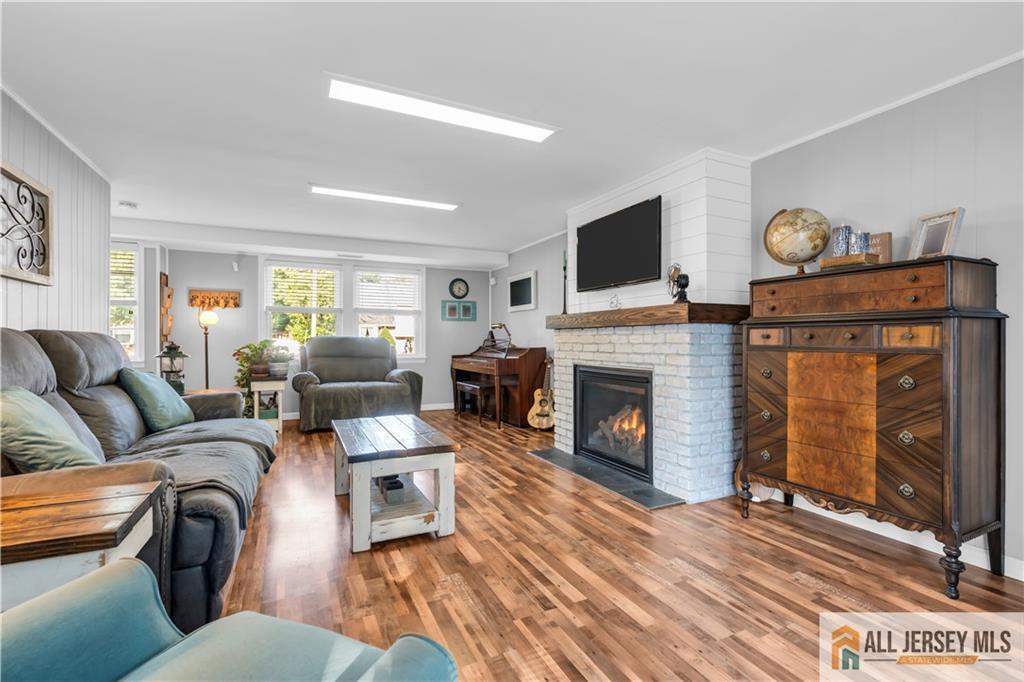 8 Smalley Road Edison NJ 08817