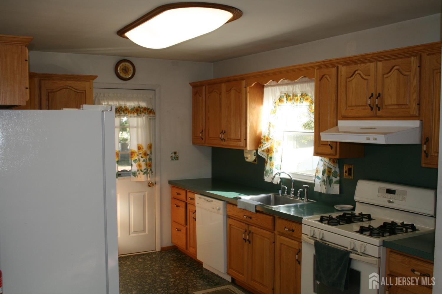 42 Diane Avenue Old Bridge NJ 08857