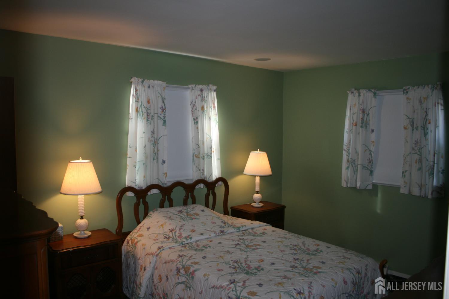 42 Diane Avenue Old Bridge NJ 08857