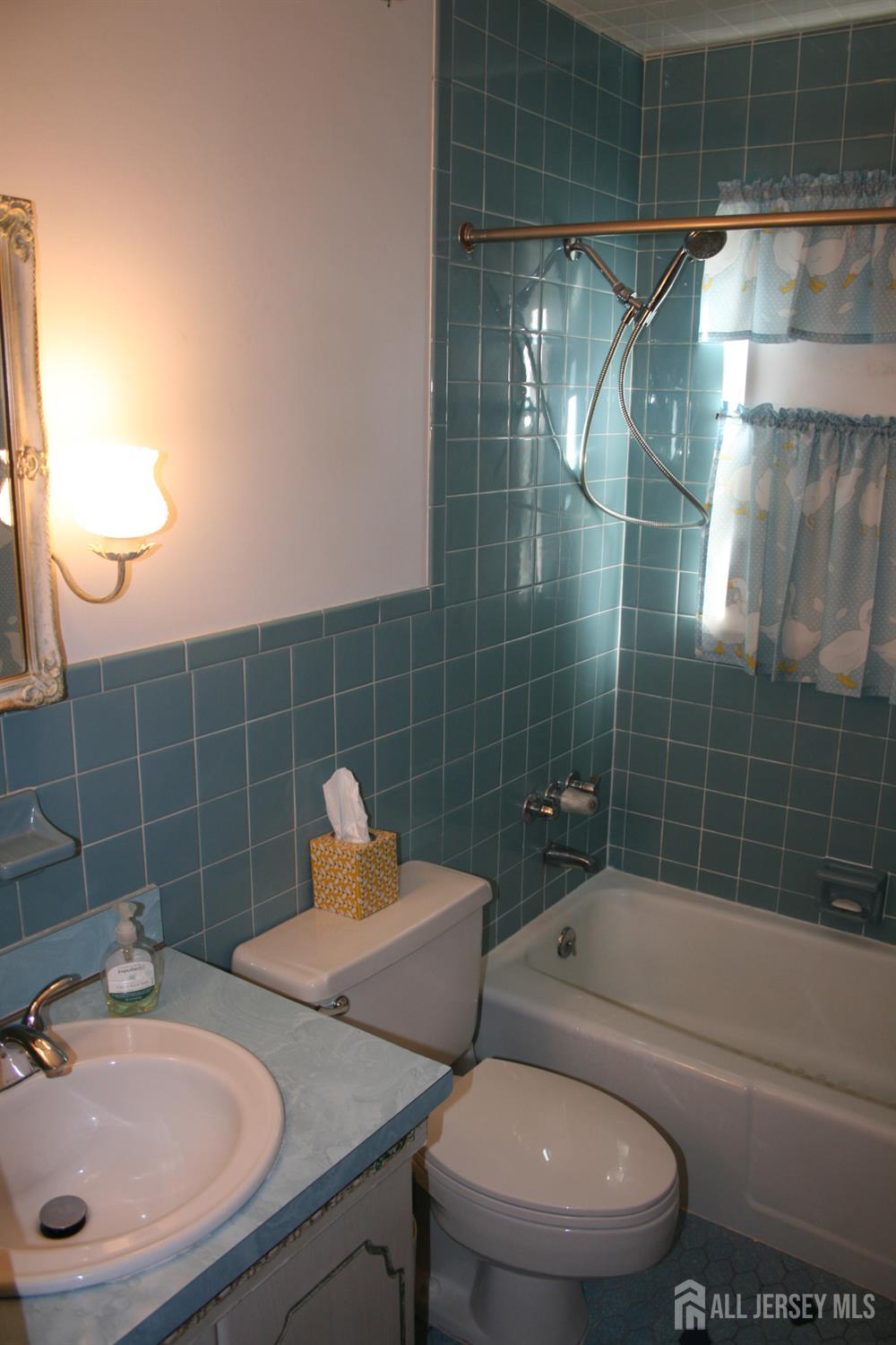 42 Diane Avenue Old Bridge NJ 08857