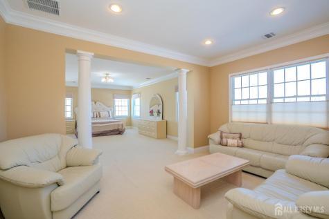 4 Heitz Lane Hillsborough NJ 08844