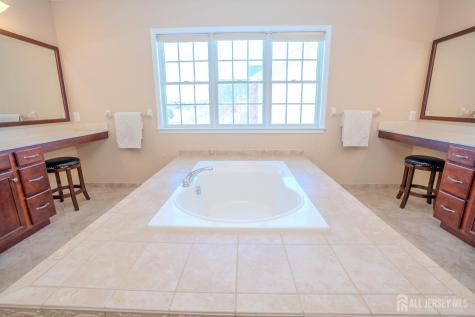4 Heitz Lane Hillsborough NJ 08844