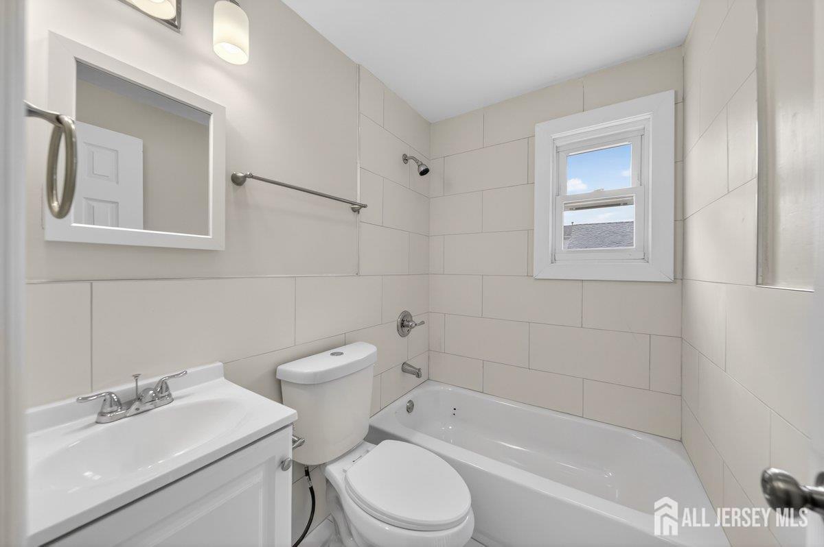 121 Dorothy Street Carteret NJ 07008