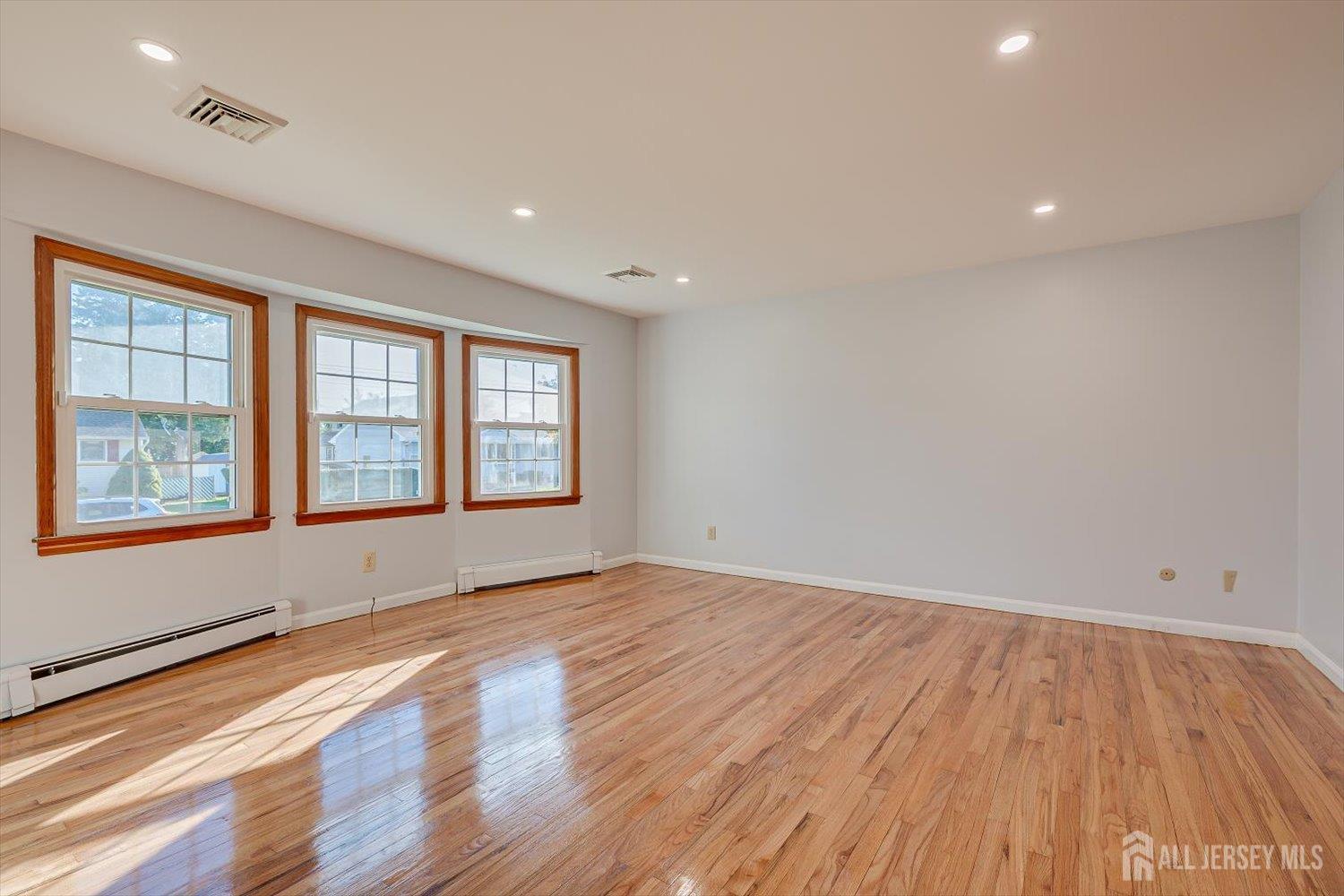 932 Eva Street Piscataway NJ 08854