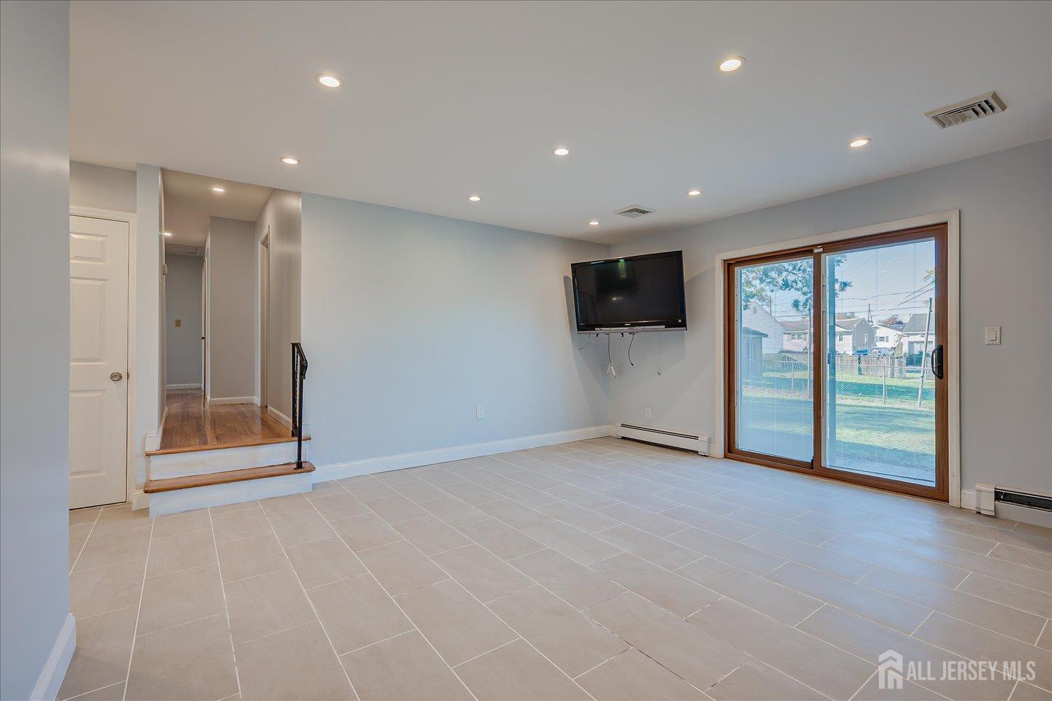932 Eva Street Piscataway NJ 08854