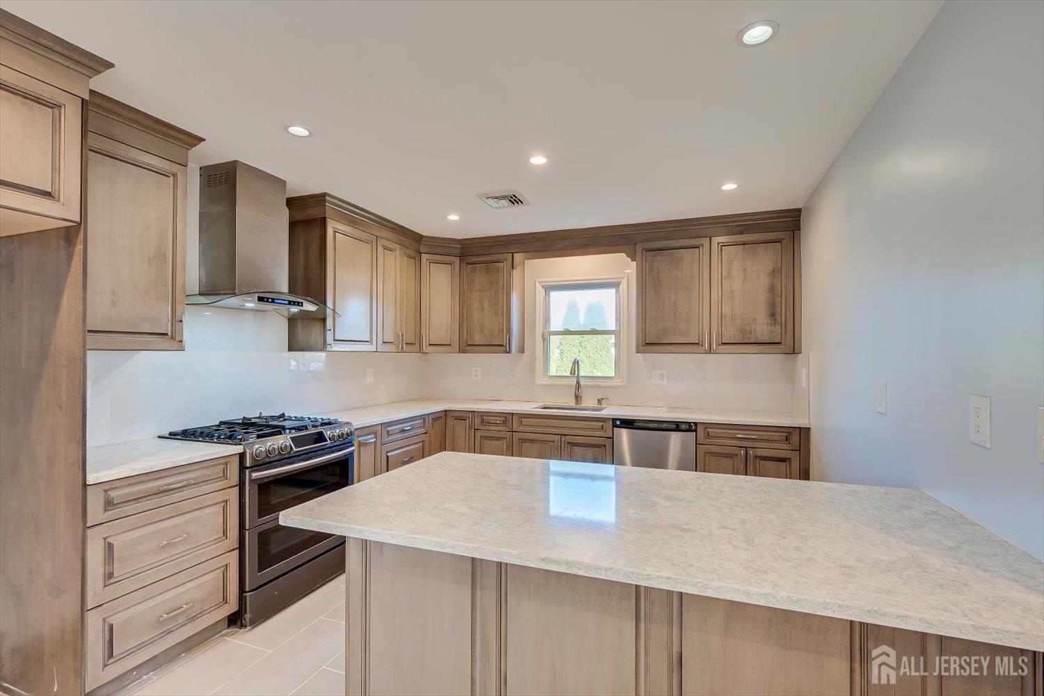932 Eva Street Piscataway NJ 08854