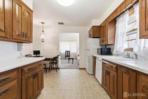 35 Lee Avenue Sayreville NJ 08879