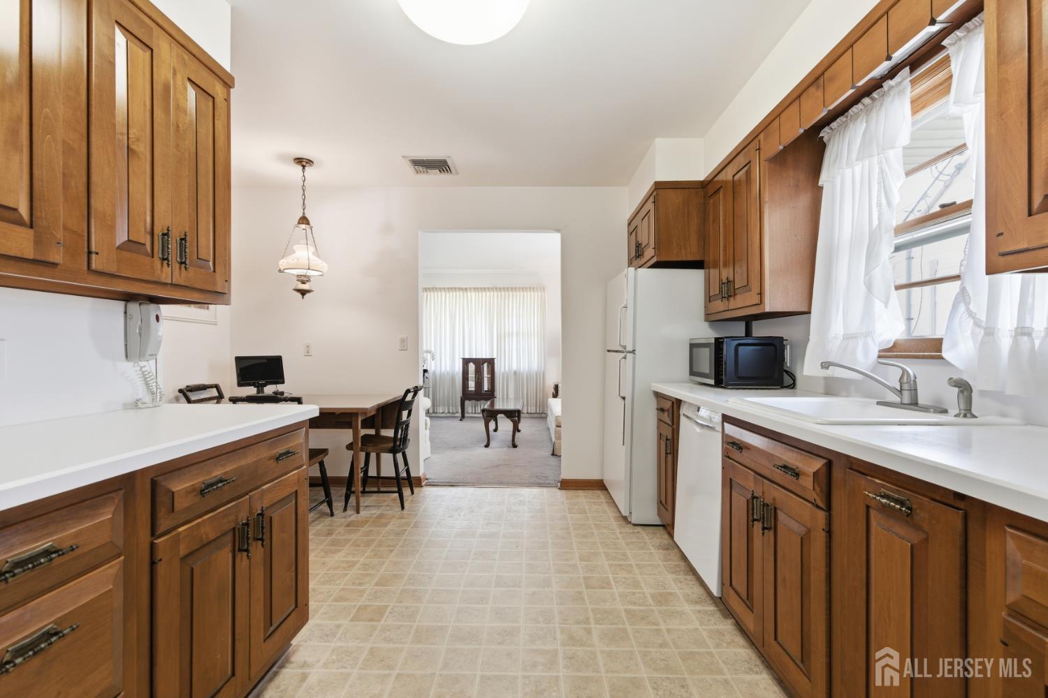 35 Lee Avenue Sayreville NJ 08879