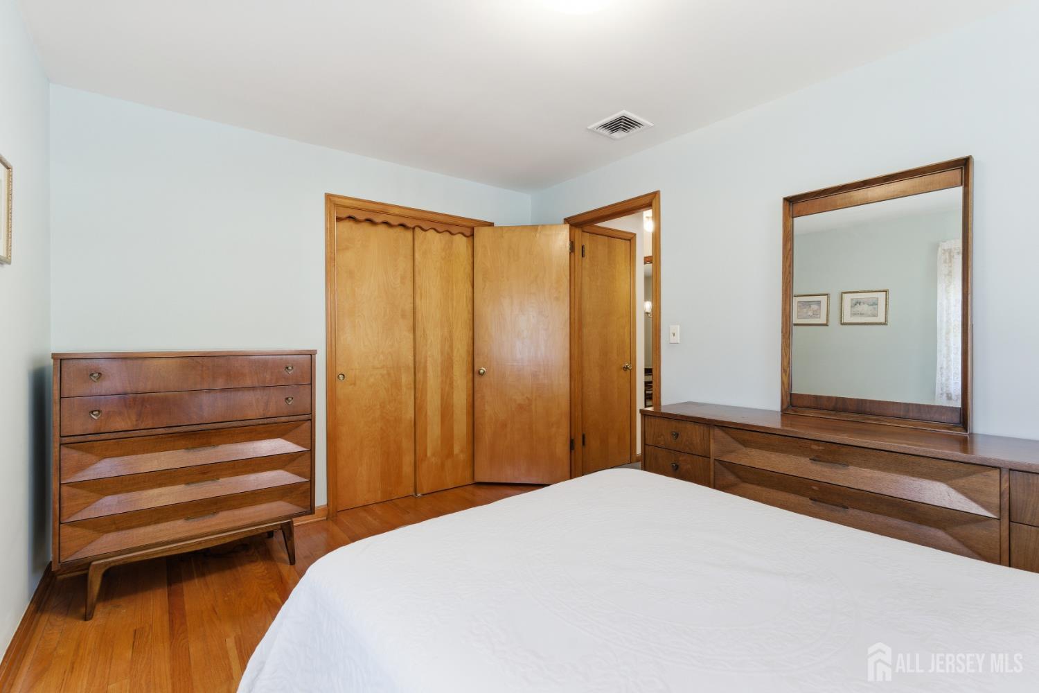 35 Lee Avenue Sayreville NJ 08879