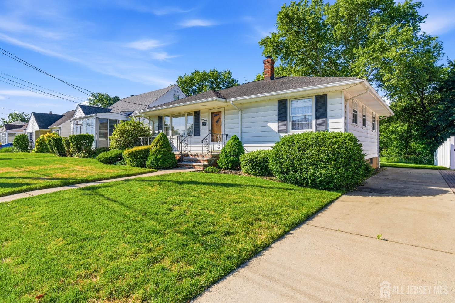 35 Lee Avenue Sayreville NJ 08879