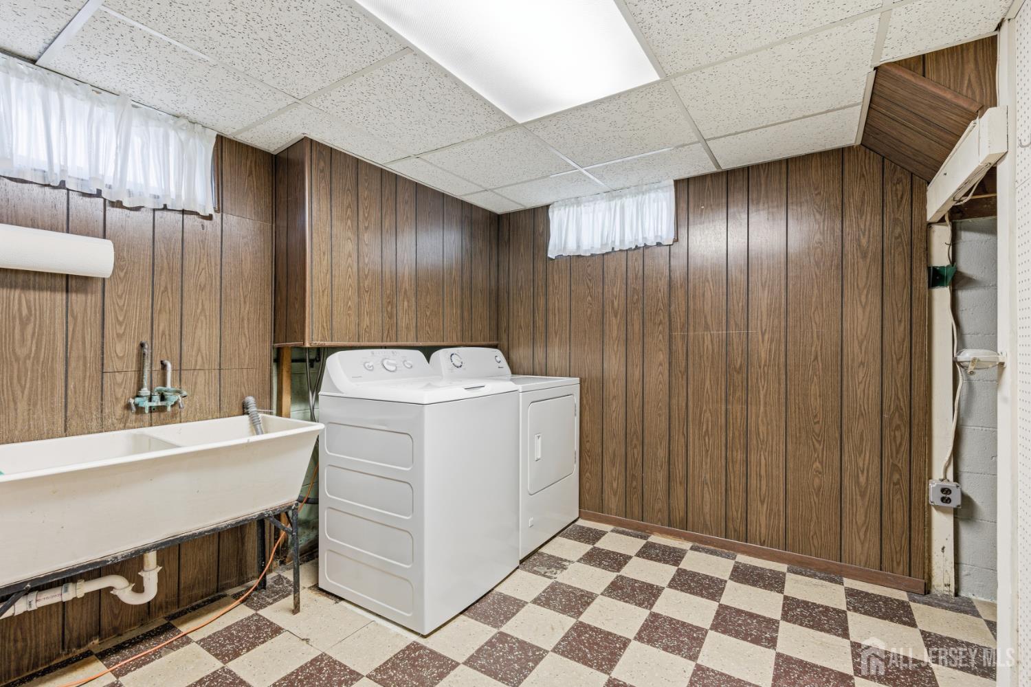 35 Lee Avenue Sayreville NJ 08879