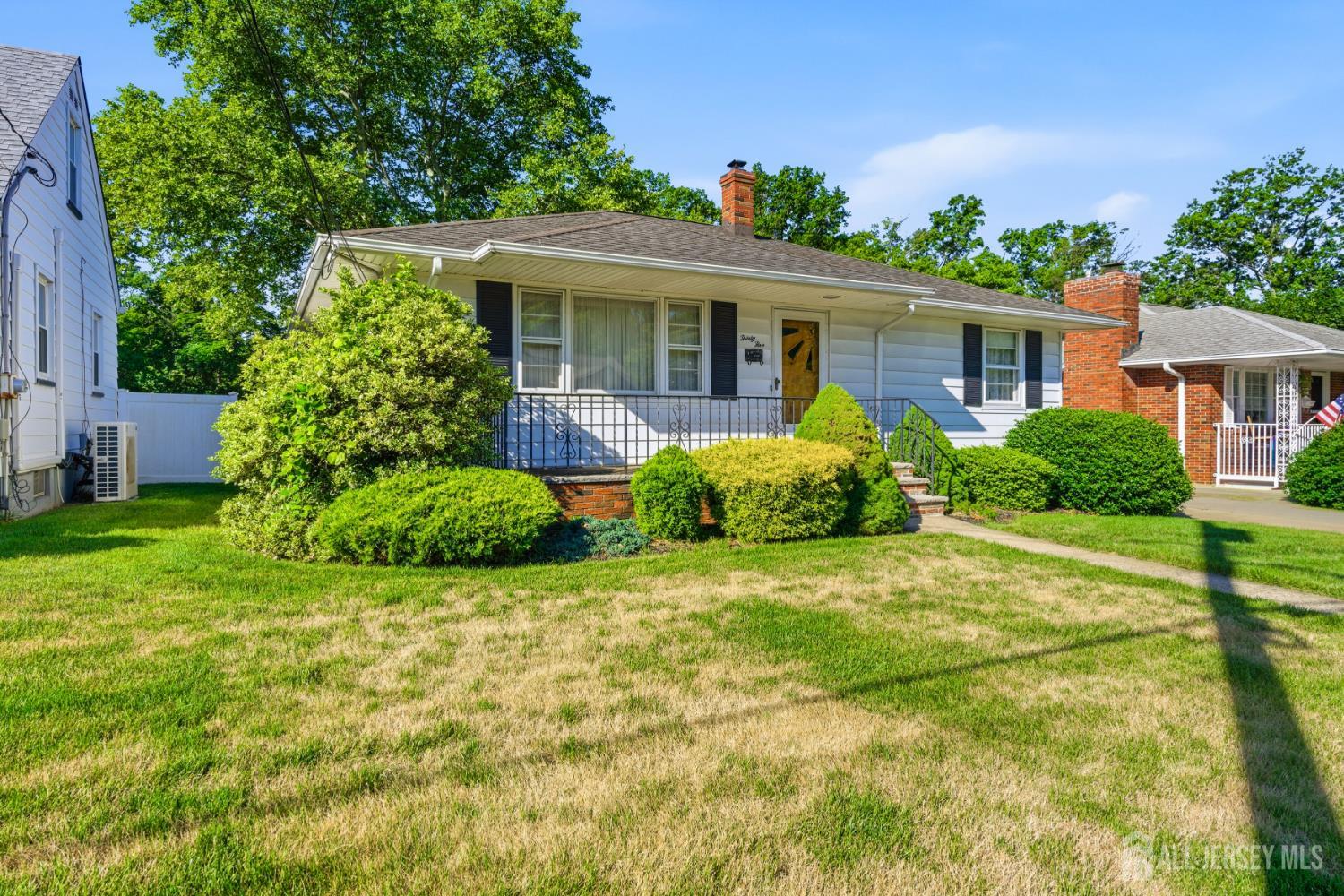 35 Lee Avenue Sayreville NJ 08879