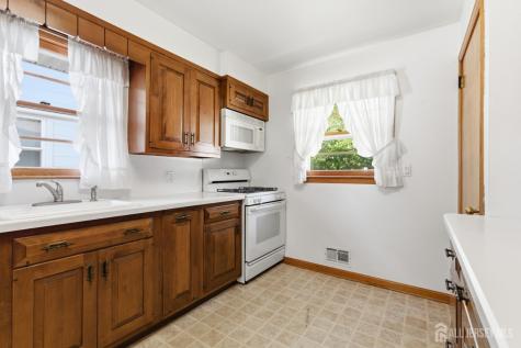 35 Lee Avenue Sayreville NJ 08879