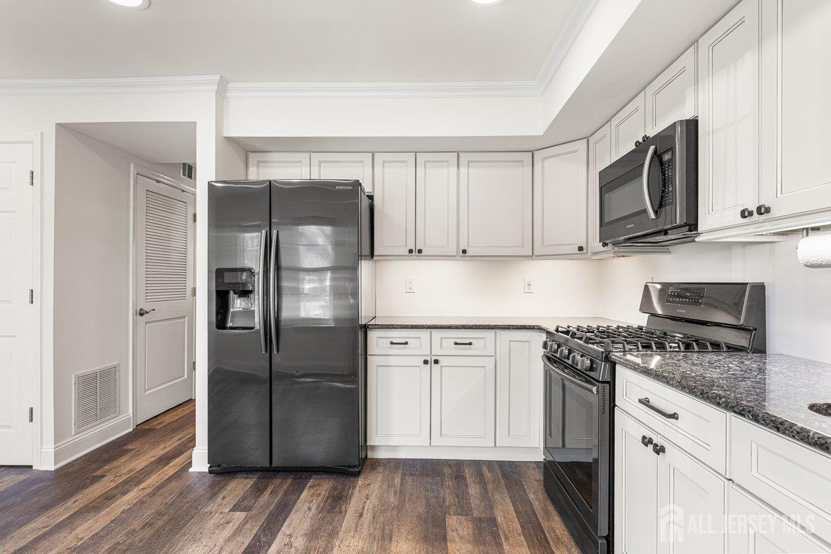 20 Quail Run Drive Jamesburg NJ 08831