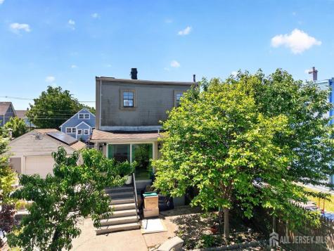 4 Jeanette Street Carteret NJ 07008