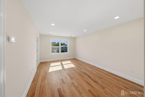 33 Apollo Avenue Avenel NJ 07001