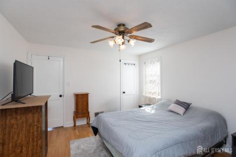 32 Robins Place Metuchen NJ 08840
