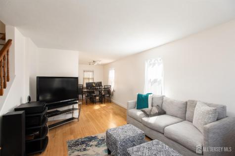 32 Robins Place Metuchen NJ 08840
