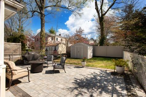 32 Robins Place Metuchen NJ 08840