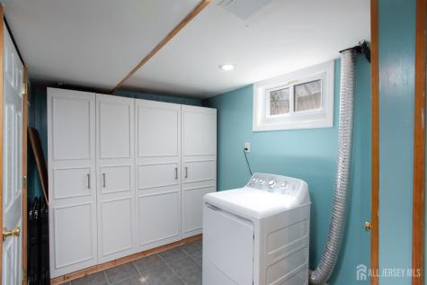 32 Robins Place Metuchen NJ 08840