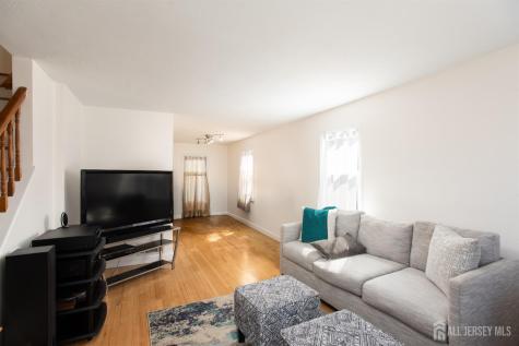 32 Robins Place Metuchen NJ 08840