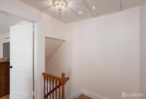 32 Robins Place Metuchen NJ 08840