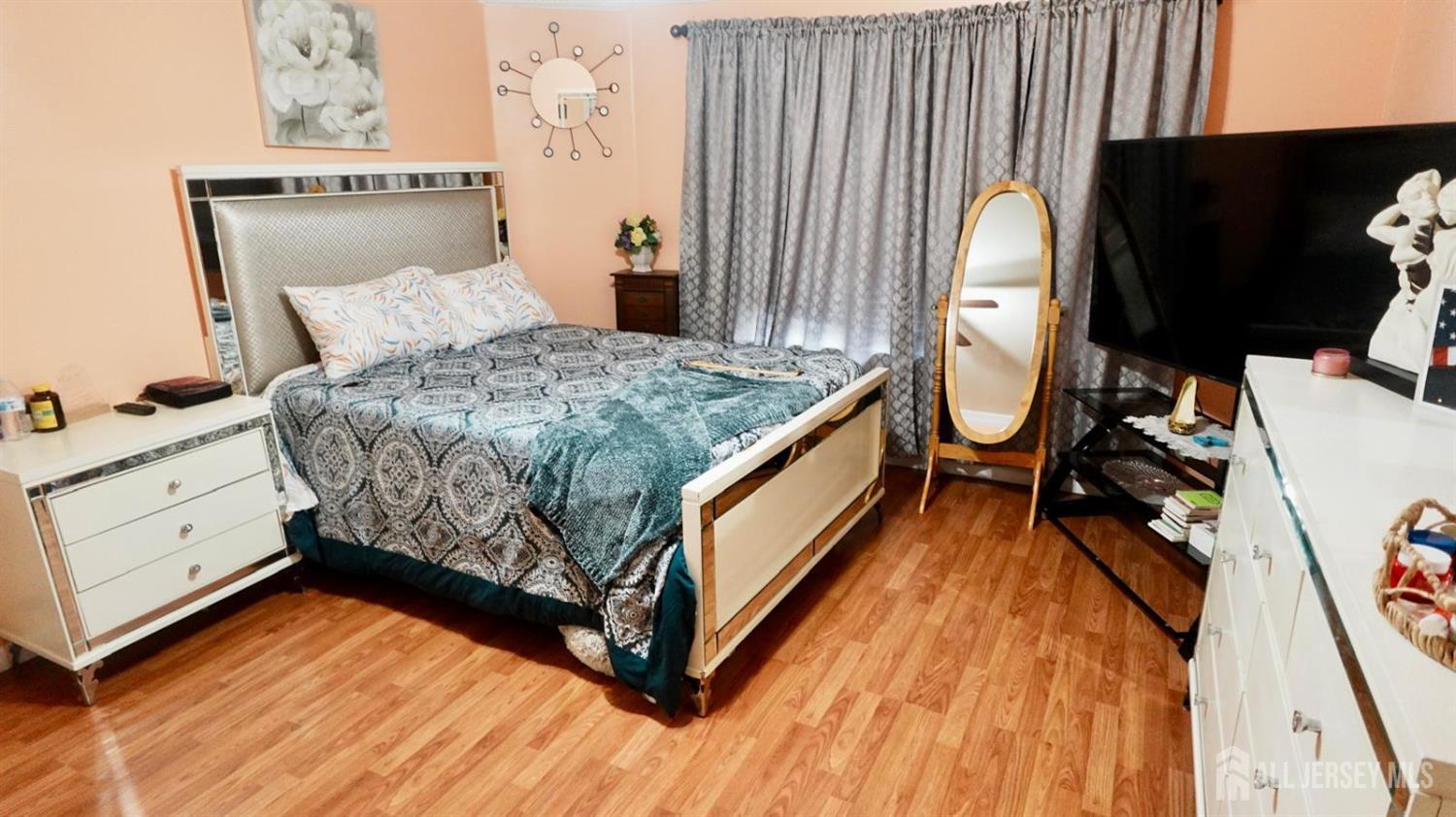 402 Holly Drive Perth Amboy NJ 08861