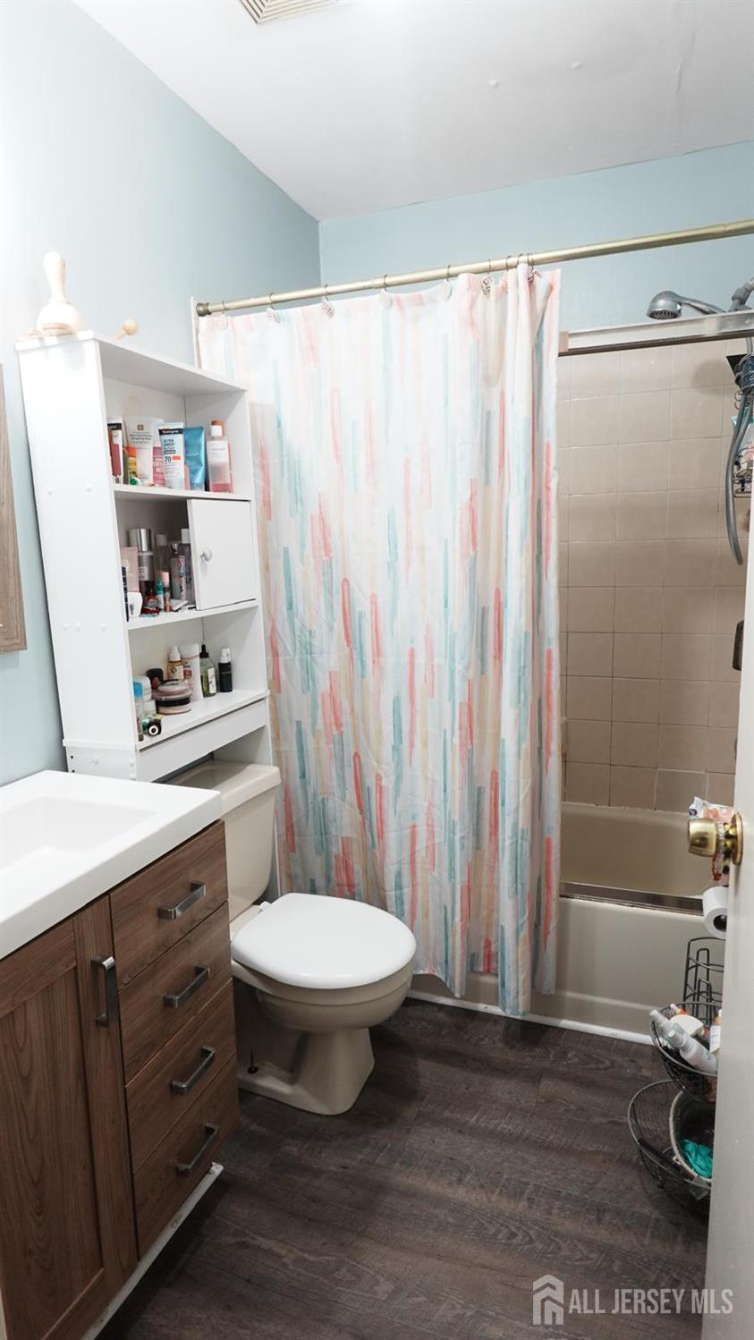 402 Holly Drive Perth Amboy NJ 08861
