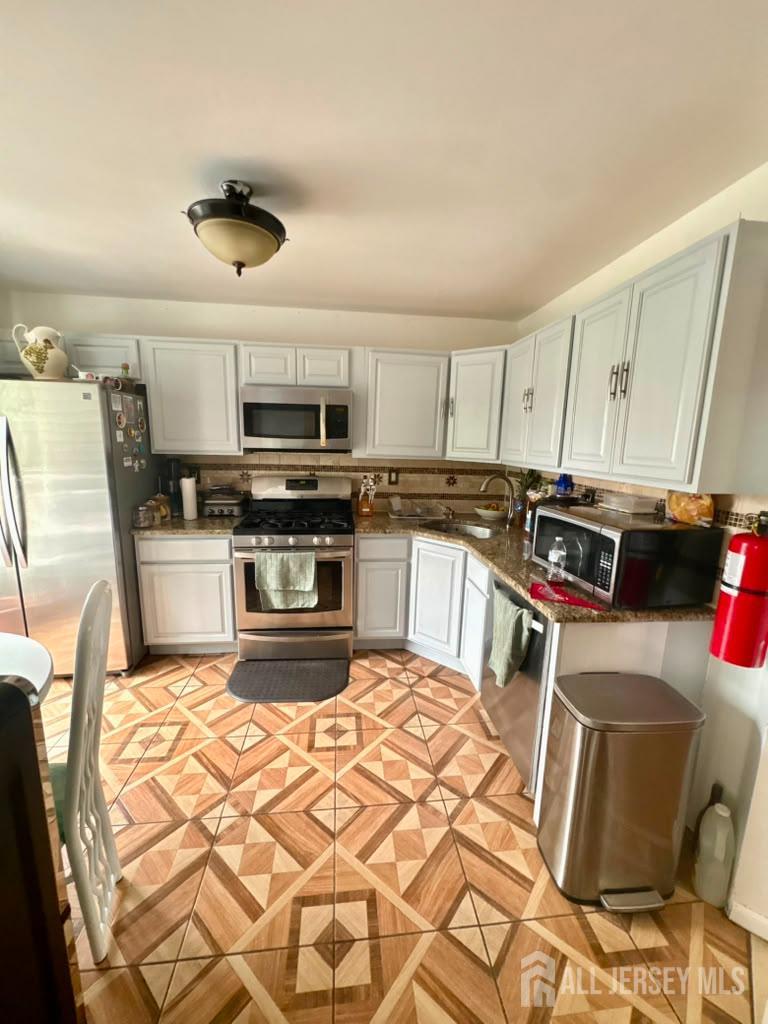 402 Holly Drive Perth Amboy NJ 08861