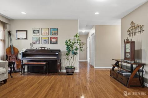 27 Summerall Road Franklin NJ 08873