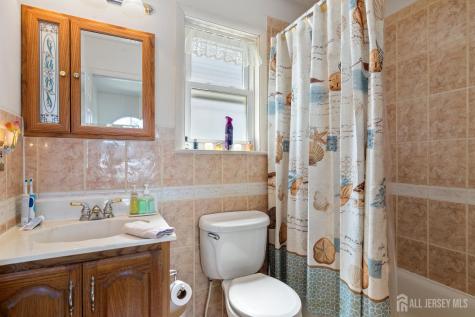 28 Wildwood Avenue Fords NJ 08863