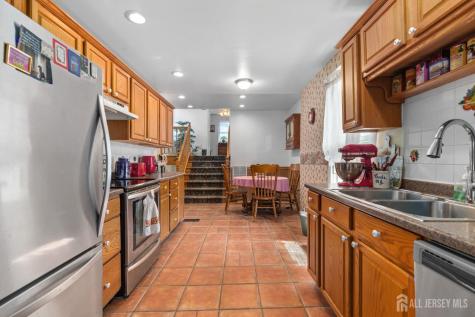 28 Wildwood Avenue Fords NJ 08863