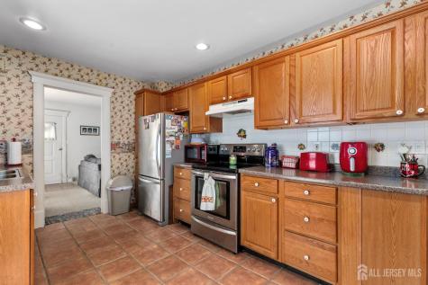 28 Wildwood Avenue Fords NJ 08863