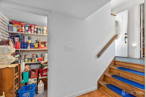 28 Wildwood Avenue Fords NJ 08863