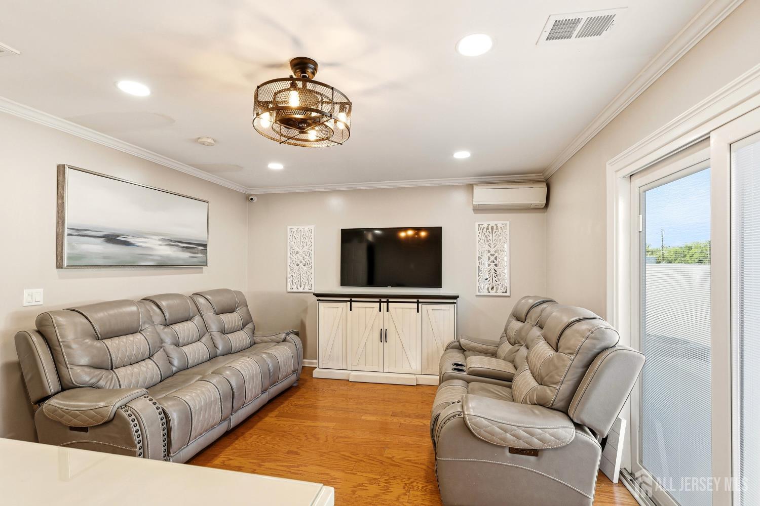 459 Mitchell Place Perth Amboy NJ 08861